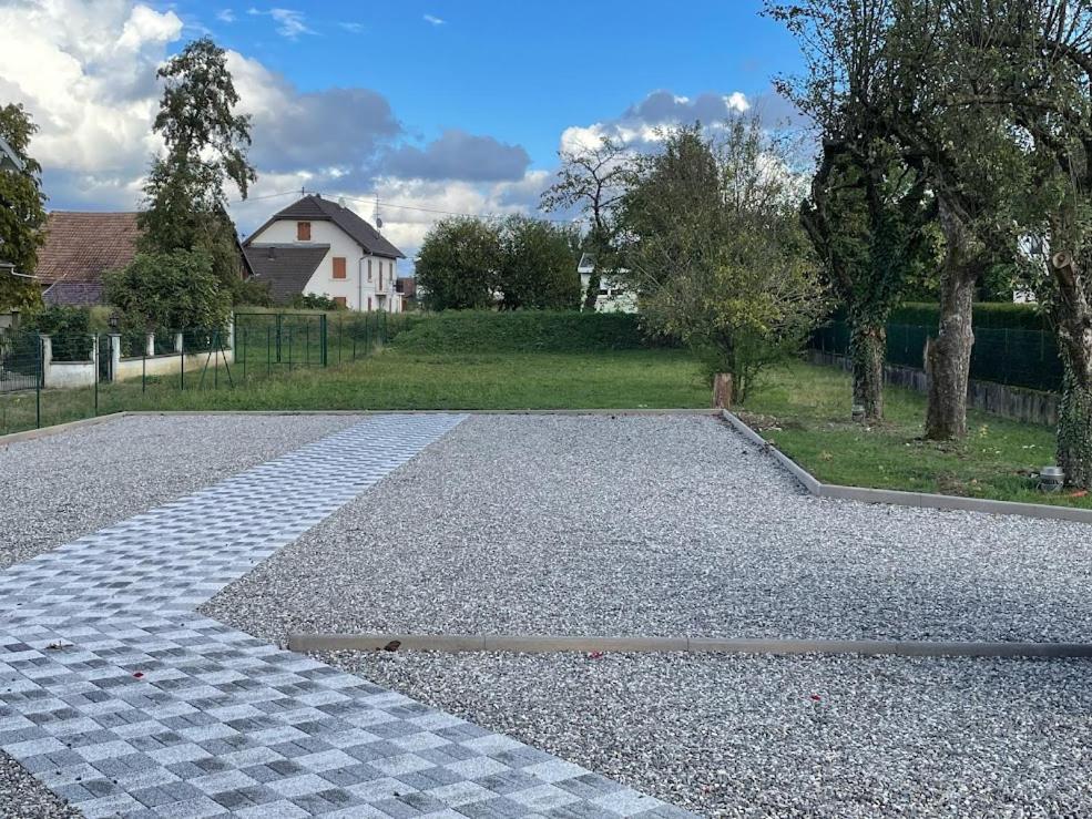 فندق Basel Airport Garden بلوتْجْزا المظهر الخارجي الصورة